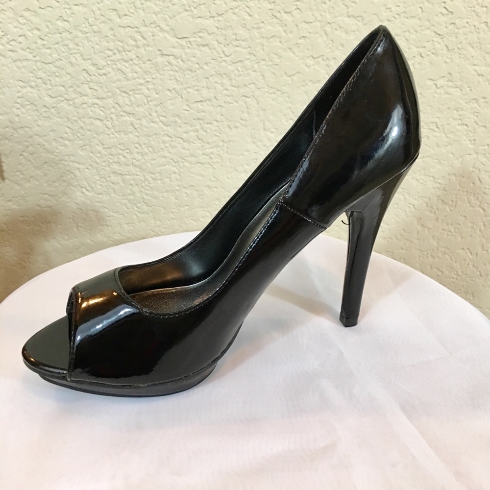 Black Patent Leather Shoes - Picture 4 of 8
